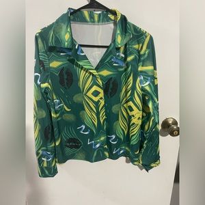 Tropical vacation outfit button down shirt and shorts size medium and small